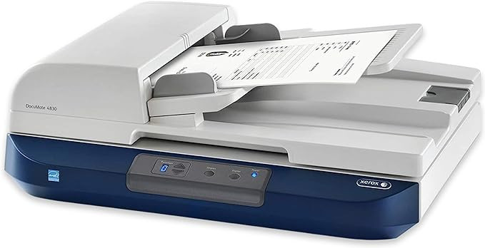 Podajnik ADF dla masowego skanowania Automatyczny podajnik ADF w skanerze dwustronnym z włożonymi kilkudziesięcioma arkuszami papieru