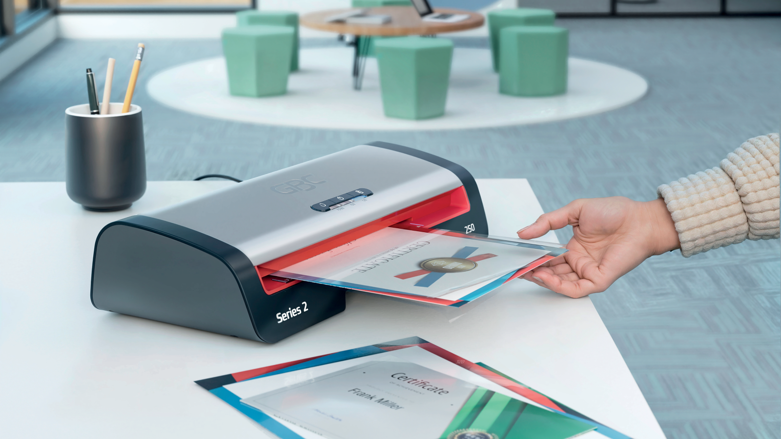 laminator A4 z uchwytem foli pokrywa laminatora A4 z uchwytem i wskaźnikiem kierunku foli